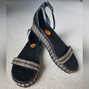 NEW BERNARDO Lena Leather Woven Raffia Sandals Ankle Strap Womens 9.5 Black Tan